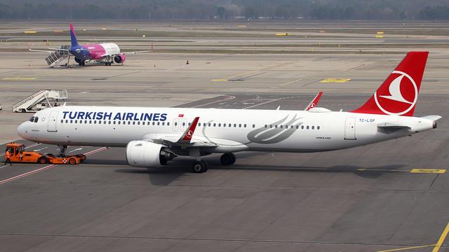 TC-LSP:Airbus A321:Turkish Airlines